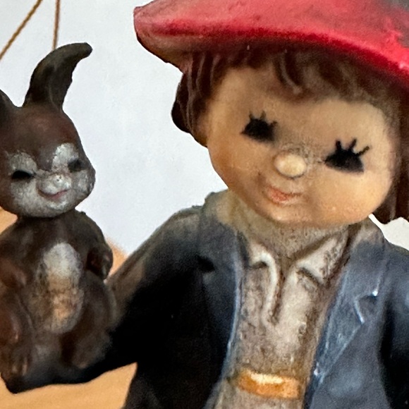 Vintage Bradford Christmas Ornament Hong Kong 80s country kid, rabbit & carrot. - Picture 4 of 8